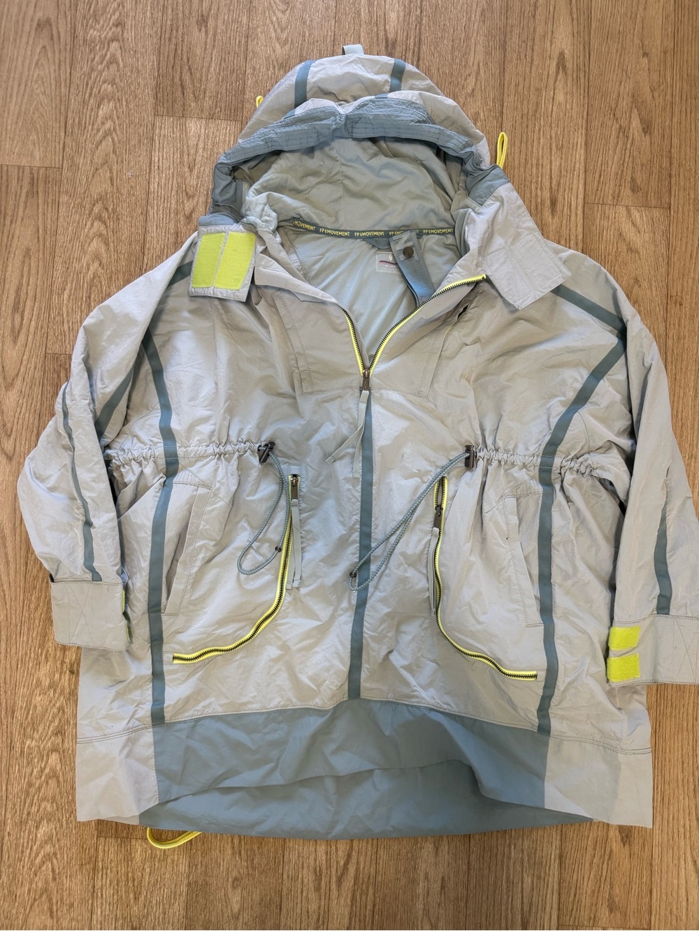 Peace Out Backpack Parachute Parka size m/l